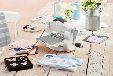 Maszyna tnąco - wytłaczająca A5 - Sizzix Big Shot Foldaway - zestaw startowy