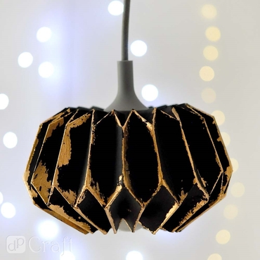 Lampa z tektury diy - czarna oprawka