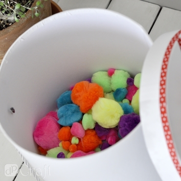 Pompony akrylowe mix neon, 156 szt.